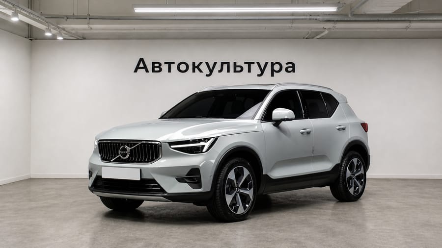 Volvo XC40 2025 B4 Ultra Bright